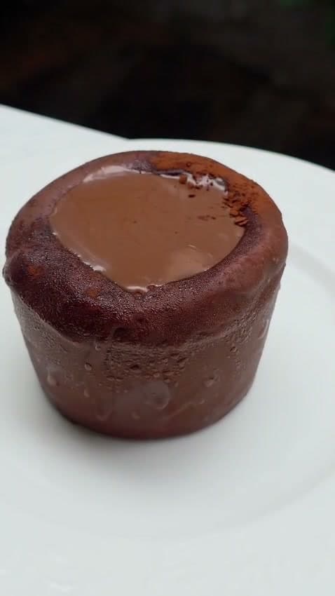 Lava cake cu ciocolată
